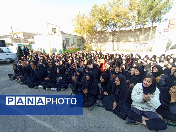 بزرگداشت هفته بسیج در دبیرستان حاج تقی نجفی نیشابور 