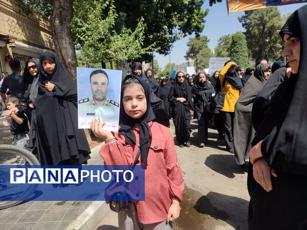 تشییع شهید مدافع امنیت همزمان با روز ملی حجاب در نیشابور