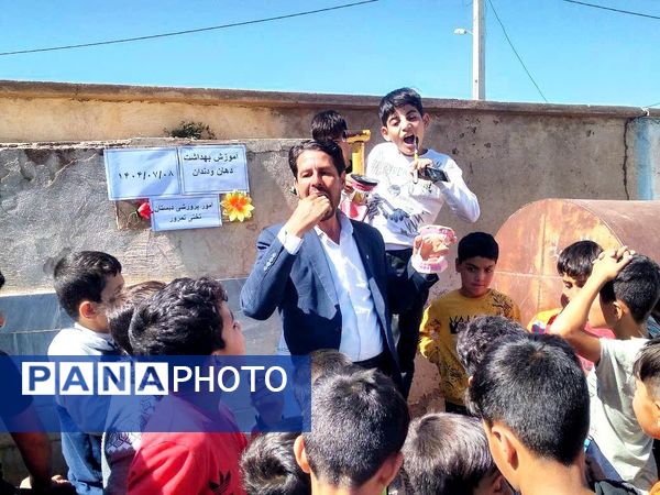 هر دانش‌آموز یک مسواک