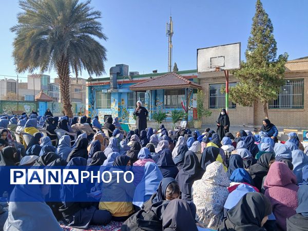 برگزاری مراسم عزاداری ایام فاطمیه در دبیرستان شهید دهقان 
