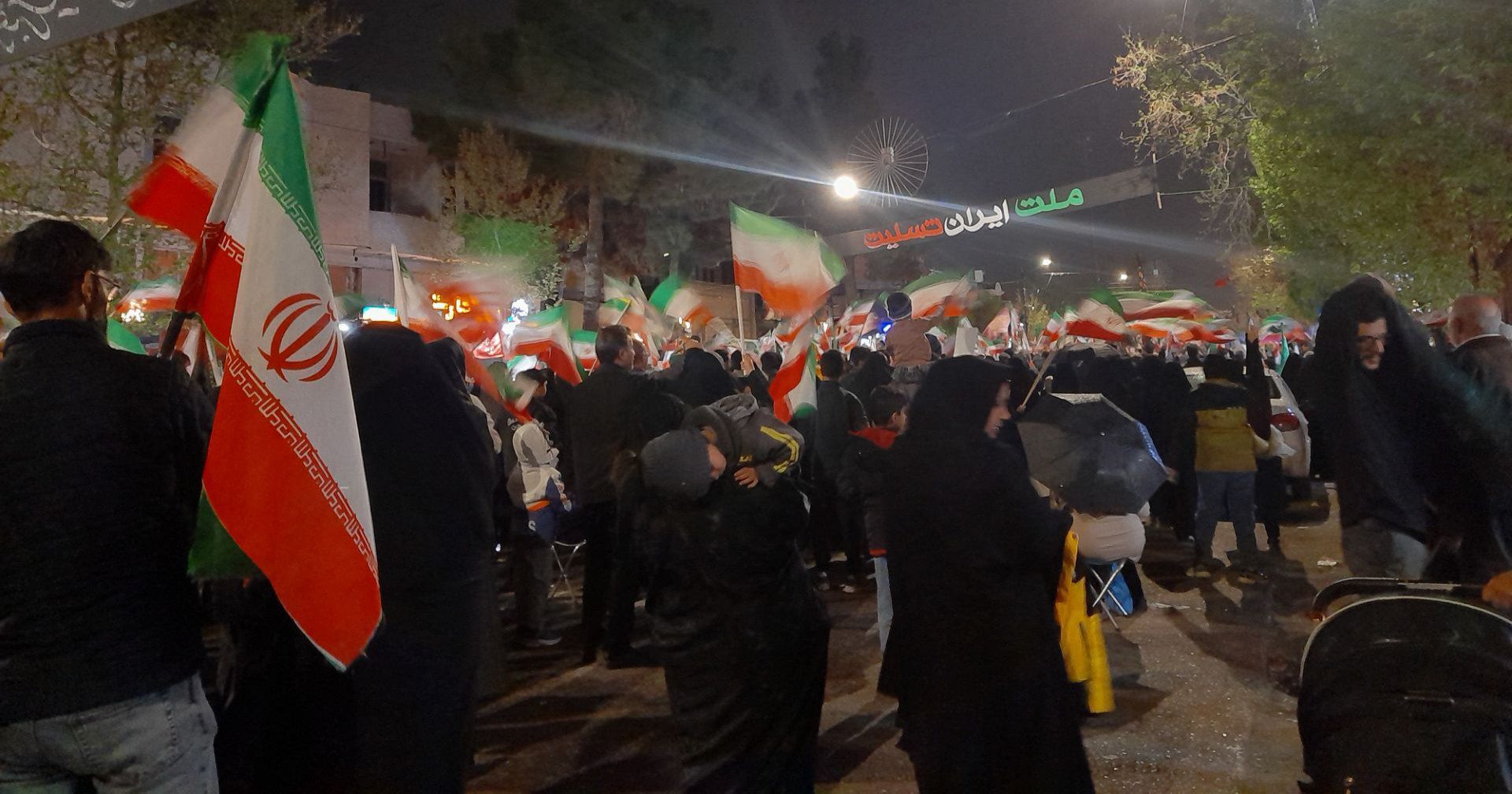 حماسه‌ حضور در زیر باران