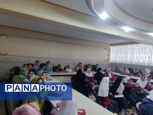 کارگاه آشنایی دانش‌آموزان با سلول‌های بنیادی و کاربردی