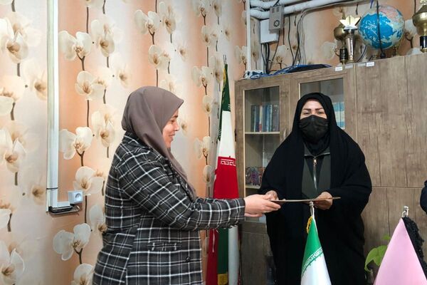  تجلیل از آموزگاران فعال طرح “حامی” در مدرسه هدی  شهرقدس