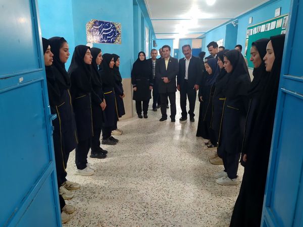  بازدید از دبیرستان‌های دخترانه عشایری عفاف و شبانه‌روزی پسرانه عشایری فارس