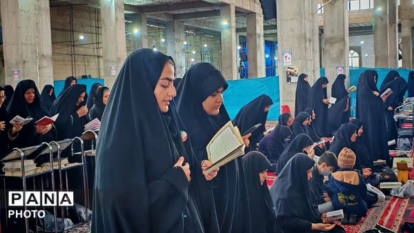 مراسم قرائت زیارت عاشورا در مسجد جامع