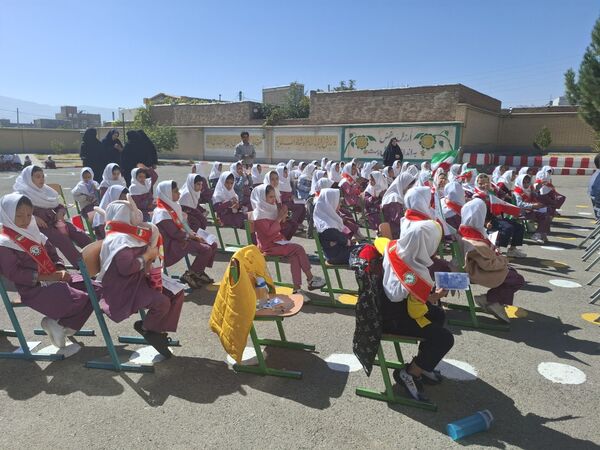 جشن عاطفه‌ها در مدارس اهر