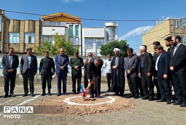 کلنگ‌زنی مدرسه ۱۲ کلاسه در روستای اردکلو شهرستان مرند