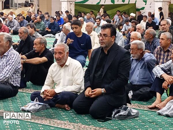 محفل اشک به یاد رهبر شهید انقلاب