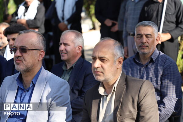 حضور کاروان فرهنگیان استان چهارمحال و بختیاری در مراسم تشییع رهبر شهید