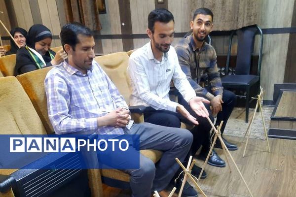 کارگاه توانمندسازی مربیان پیشتاز سازمان دانش‌آموزی در شهرستان‌قرچک