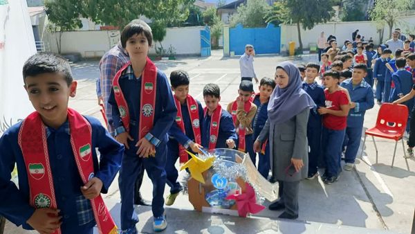 جشن عاطفه‌ها در دبستان شهید سلیمانی شهرستان رامیان
