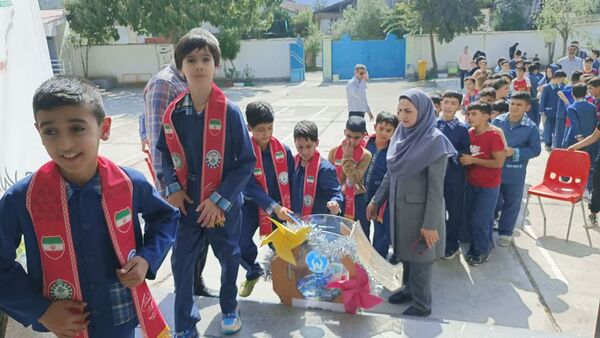 جشن عاطفه‌ها در دبستان شهید سلیمانی شهرستان رامیان