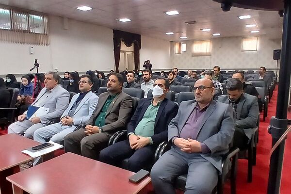 نشست هم‌اندیشی کارشناسان اداره کل و مسئولین و مدیران مدارس منطقه چهاردانگه
