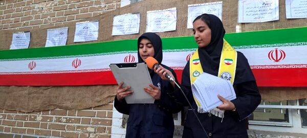 برگزاری مراسم ۱۳ ابان در دبیرستان مستوفی ۲