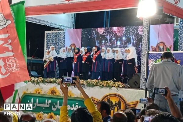 هم‌صدایی دانش‌آموزان دبستان هدی در تجمعات شبانه مردمی علیه صهیونیست