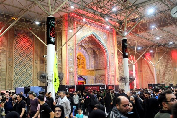 حضور زائران در مراسم پیاده‌روی اربعین حسینی