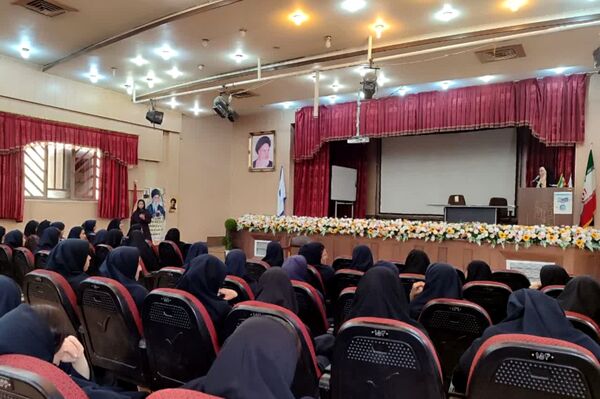 هفته مشاغل و بازدید دانش‌آموزان ناحیه 4 شیراز از دانشگاه فرهنگیان 