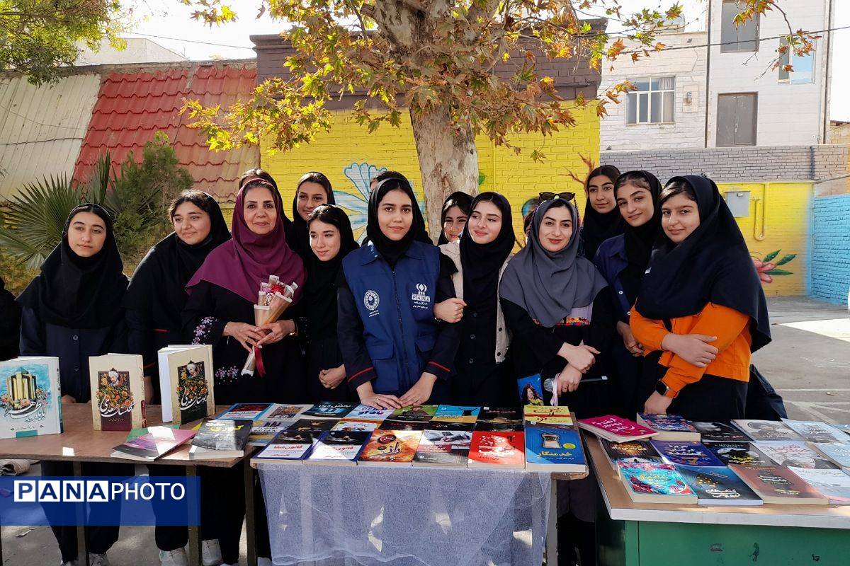 لبخند و شور نوجوانی، نشاط مدارس شهرستان قدس در ۱۳ آبان 