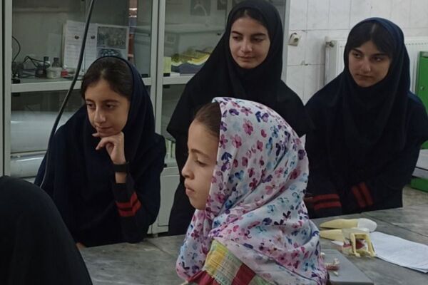 برگزاری کارگاه کار با میکروسکوپ در پژوهش‌سرای دانش‌آموزی بو‌علی سینای ملارد