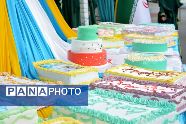 حضور خادمان رضوی در مدرسه قدر بهارستان‌دو