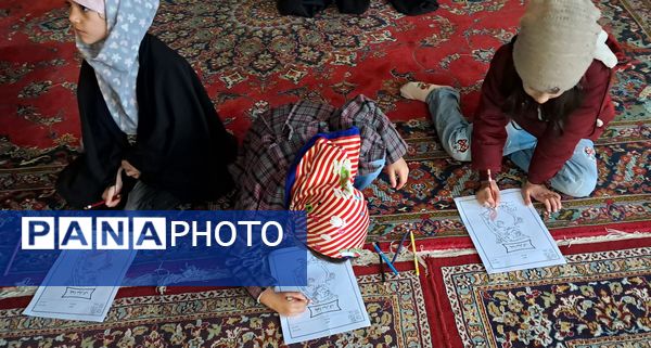 برپایی غرفه کودک در حاشیه نماز جمعه شهرستان کاشمر 