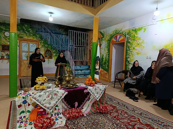 جشن یلدا در دبیرستان نمونه اندیشه 