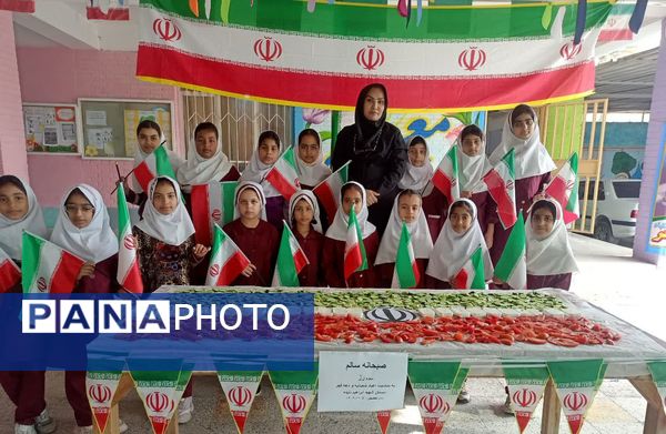 مراسم «صبحانه سالم»  در دبستان دخترانه شهید ابراهیم تنیده بندرعباس