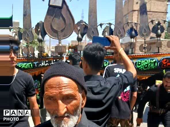 هم‌نوایی نسل‌ها در دسته‌های عزاداری امام حسین(ع) 