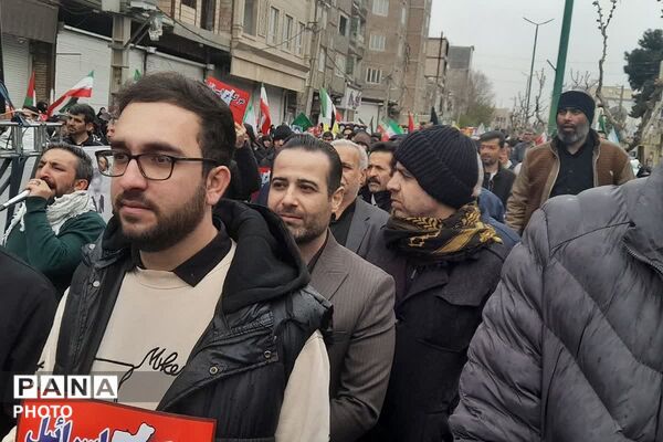 تجدید پیمان مردم ولایتمدار بهارستانی با سومین رهبر انقلاب در روز قدس