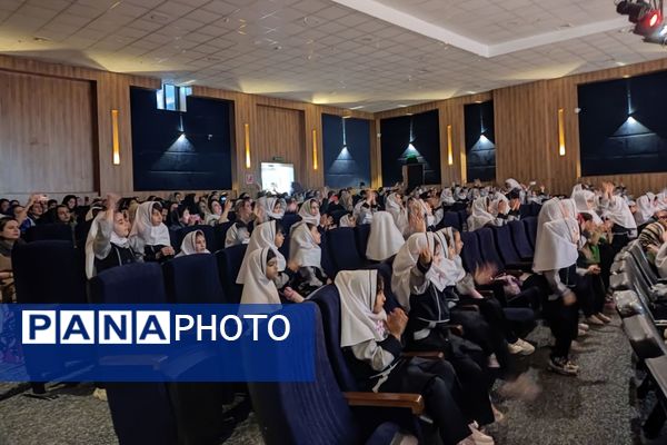 جشن شکوفه‌های دبستان بعثت ناحیه ۳ شیراز 