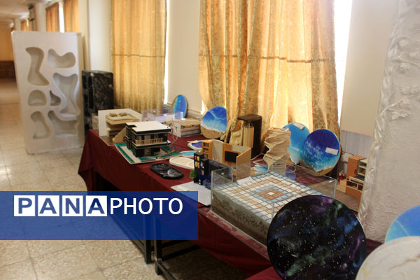 برپایی نمایشگاه هفته مشاغل در هنرستان شهید مهدی هندویان قم