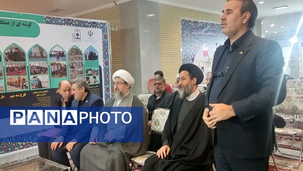 بازدید نماینده ولی فقیه در استان آذربایجان شرقی از نمایشگاه قرآن و عترت