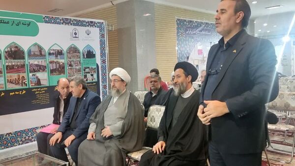 بازدید نماینده ولی فقیه در استان آذربایجان شرقی از نمایشگاه قرآن و عترت