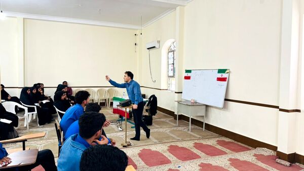کارگاه تخصصی مشاوره تحصیلی برای دانش‌آموزان پایه دوازدهم در سندرک