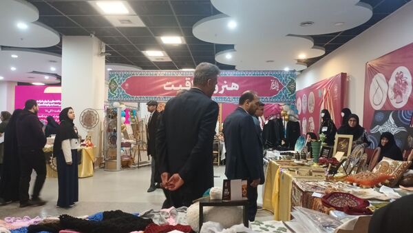 ایوان هنر، گفتگویی بدون کلام از دستان هنرمند بانوان مشهدی است
