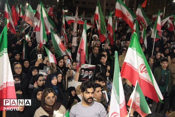مراسم تشییع پیکر مطهر شهید محمدحسین عزیزی و مادر بزرگوارشان
