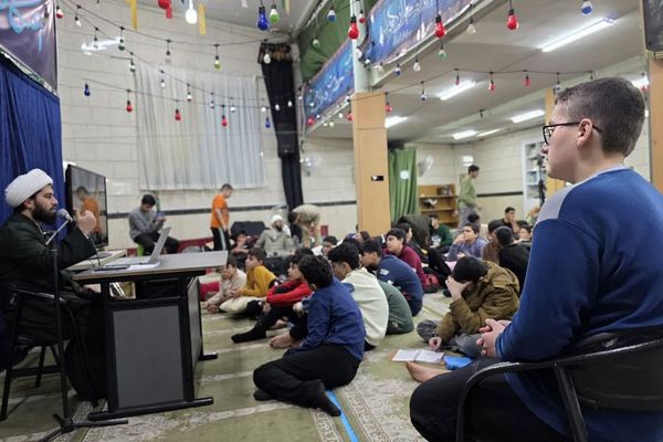 حضور دانش‌آموزان معتکف ناحیه دو شهرری در جلسات بصیرتی