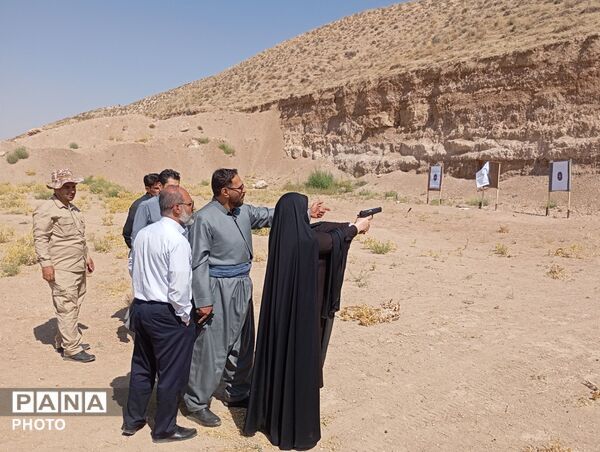 کارمندان و خدمتگزارانی که برای یک روز، سربازان بی‌ ادعا شدند
