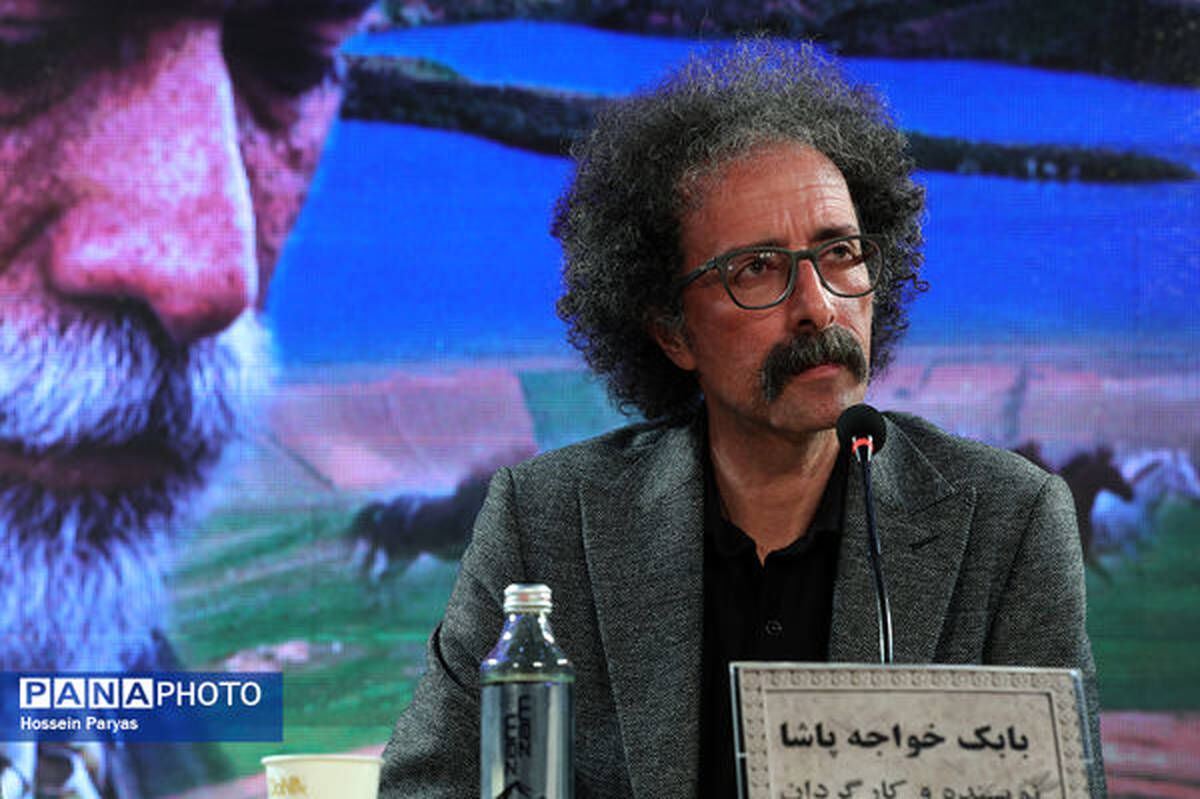 هیچ انسان آزاده‌ای در آغوش بیگانه قرار نمی‌گیرد؛ امروز وقت ایستادن زیر پرچم ایران است