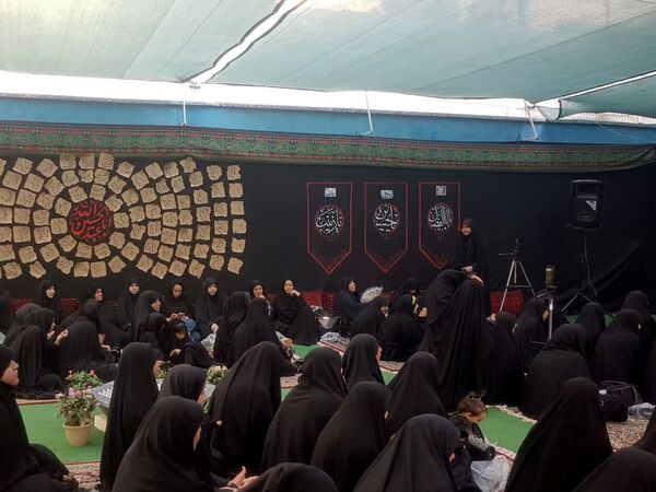 مراسم عزاداری سیدالشهدا دردبیرستان دخترانه امام حسین (ع)