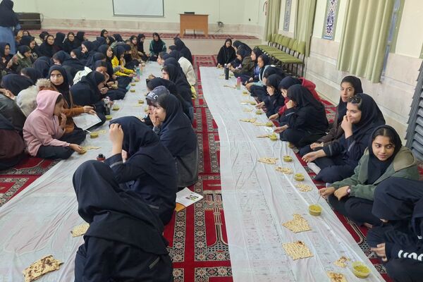 مراسم عزاداری حضرت زهرا (س) در دبیرستان دخترانه هیأت امنایی پویش ناحیه ۳شیراز 