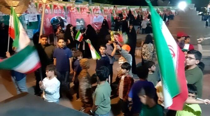 مردم کرج، اتحاد و همبستگی خود را در راهپیمایی به نمایش گذاشتند