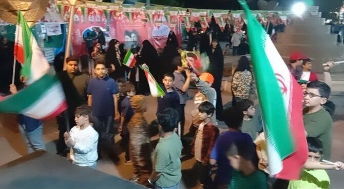 مردم کرج، اتحاد و همبستگی خود را در راهپیمایی به نمایش گذاشتند