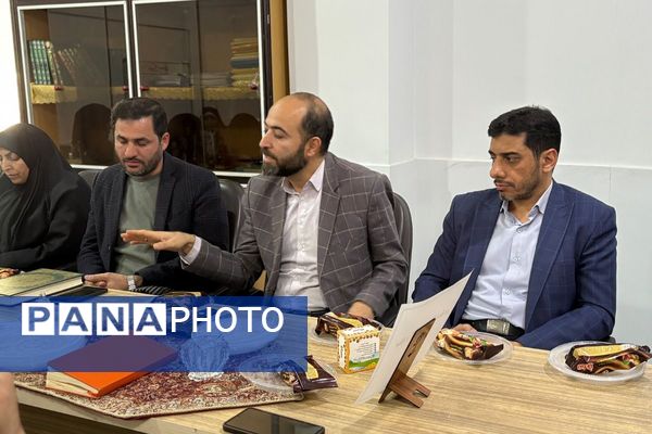 جلسه ستاد برگزاری جشنواره قرآنی قله نور در شهرستان اسلامشهر