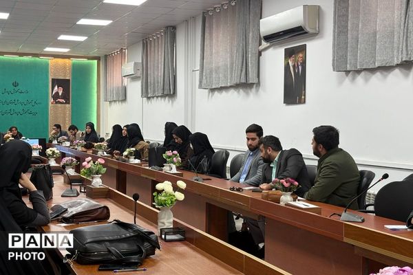 نشست صمیمی مشاوران و مربیان جدیدالاستخدام به مناسبت هفته امور تربیتی