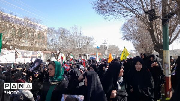 وداع باشکوه با سه قهرمان دلفانی 