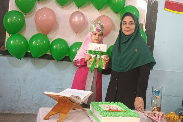 نغمه‌های قرآنی در دل دختران دبستان میقات بهارستان دو طنین‌انداز شد