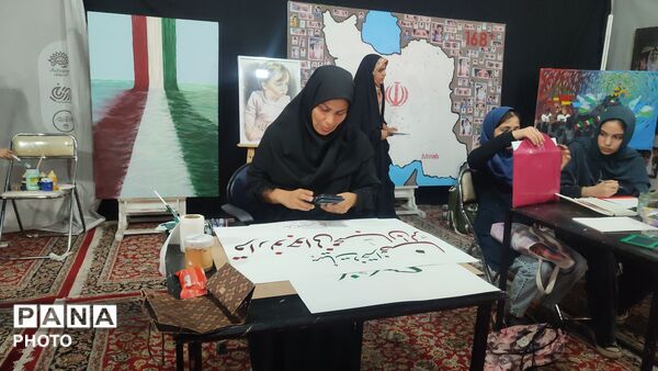 نگاهی به نمایشگاه مجاهدین خستگی‌ناپذیر با غرفه خبرگزاری پانا