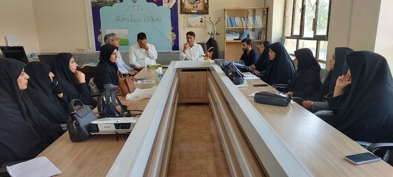 لباس فرم؛ جلوه‌ای از هویت و انسجام دانش‌آموزی در مدارس زاغه