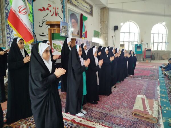 گرامیداشت سالروز ورود امام خمینی به میهن در نماز جمعه گلوگاه 
